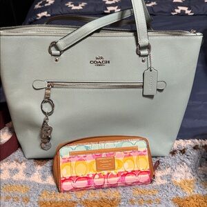Coach tote bag keychain and wrist wallet set